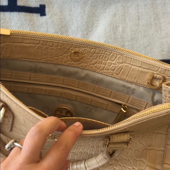 Tory Burch beige top handle bag - Picture 6 of 8